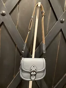 Borsa a tracolla Coach Beat Saddle Bag in pelle conciata a guanto SAGE DUE CINGHIE NUOVA CON ETICHETTE - Foto 1 di 11