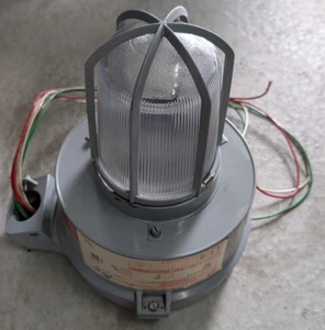 Lámpara Cooper Croushinds VMVMJ100GP/120 120V 60hz 1,2 amperios, lámpara Steampunk vintage - Imagen 1 de 5