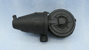 BMW E39 - Kurbelgehäuse Entlüftung Ventil / Pressure Regulating Valve / 1703484 - Picture 1 of 5
