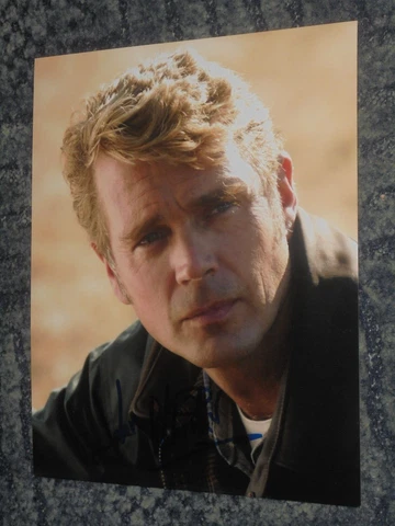 JOHN SCHNEIDER- SMALLVILLE / DUKES OF HAZZARD / DR QUINN  - 10x8   PHOTO SIGNED Cover