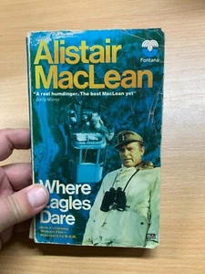 1969 ALISTAIR MACLEAN "WHERE EAGLES DARE" WW2 FICTION PAPERBACK BOOK (P2) - Bild 1 von 14
