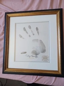 Elgin Baylor handprint # unknown Original Guarantee 💯 % Authentic - Picture 1 of 10