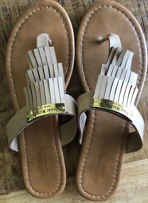 Isaac Mizrahi Sandles Size 8 Women Shoes Sandals Casual Clothing - Image 1 of 4