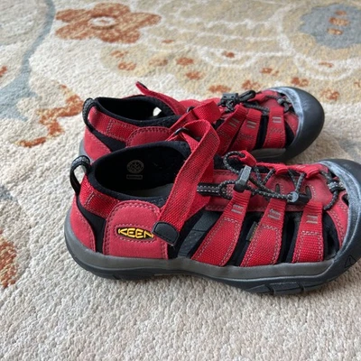 KEEN Big Kids' Newport H2 Ribbon Red/Gargoyle Water Hiking Sandals - Image 1 of 4
