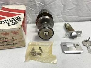 Weiser Entry Doorknob Rare Silver Finish 17AE - Vintage Tulip - Picture 1 of 3
