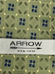 Arrow Men’s NEW Tie Necktie - Green Geometric Pattern Modern Casual USA - Picture 1 of 7