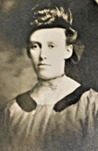 EARLY 1900's  REAL PHOTO POST CARD - OVAL PORTRAIT OF WOMAN - 3.5" X 5.5"  - Picture 1 of 3