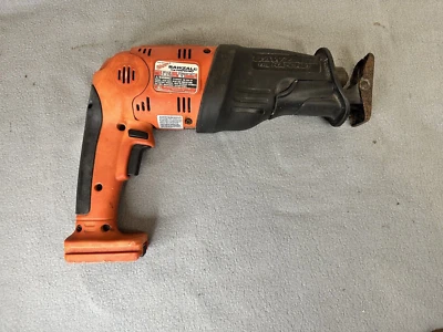 SIERRA RECÍPROCA INALÁMBRICA MILWAUKEE 6514-20 18V *SOLO HERRAMIENTA* Foto 1 de 4