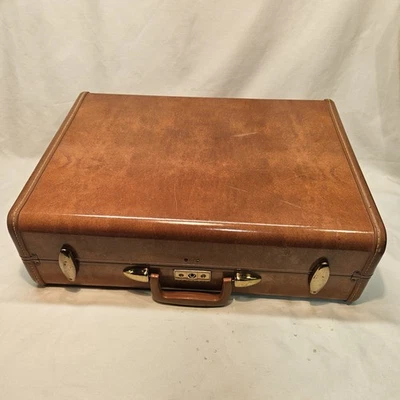 Vintage Samsonite Shwayder Suitcase 4642 w/ KEY Brown 21x8x15 Nice! - Image 1 of 4