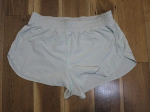 Lululemon W7BISS Women's Mint Green Lined Track That High Shorts Sz 18 - Picture 1 of 11