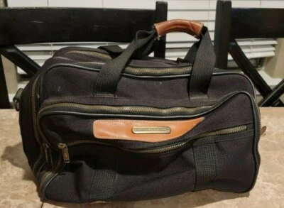 American Tourister 黑色皮革随身包,Duffel 健身房旅行包复古 — 第 1/4 张图片