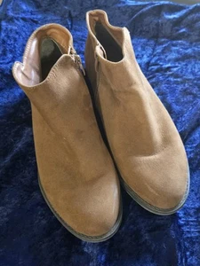 Kalli Tan Zippered Ankle Boots Size 9M - Picture 1 of 7