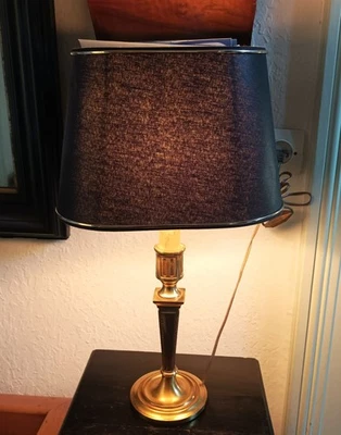 Lampe de table en bronze années 1980 - style Louis XVI avec Abat jour - H 44 cm - Photo 1/4