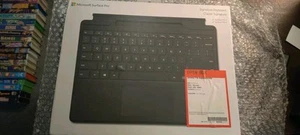 Microsoft Surface Pro Keyboard With Pen Storage - Picture 1 of 4