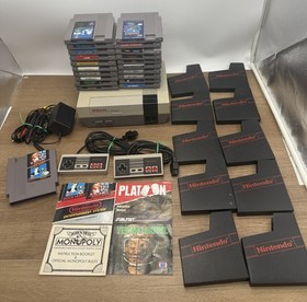 Original Nintendo NES Console Bundle Lot w/ 21 Games  Controllers Manuals Tested