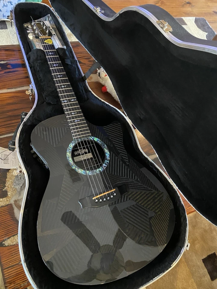 Rainsong acoustic guitar H-WS1000N2 w/case Rain Song Terrific shape Carbon Fiber - Image 1 of 4