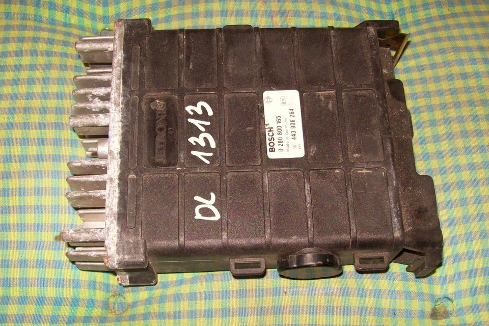 Centralina motore Audi 100 2.3 NF 0280800165 443906264 - Immagine 1 di 1