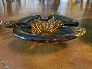 VINTAGE ASH TRAY BOWL ART GLASS GREEN AMBER HEAVY - Picture 1 of 6