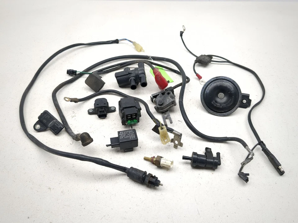 06-16 Kawasaki Vulcan 900 VN900C Juego de relés Válvula de aire Bocina Arranque Punta Foto 1 de 4