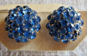 VINTAGE ROUND BLUE RHINESTONE EARRINGS WITH SCREW BACKS - Picture 1 of 3