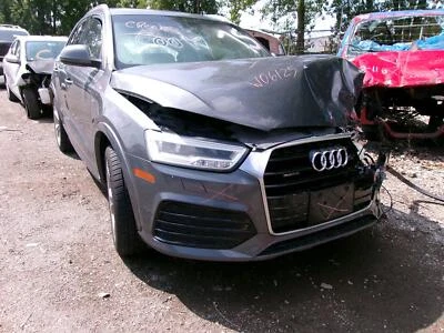 Used Front Center Interior Rear View Mirror fits: 2017 Audi Audi q3 w/automatic - Image 1 of 4