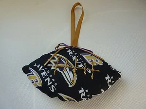 Adorno de árbol de Navidad de fútbol americano Baltimore Ravens - Imagen 1 de 3