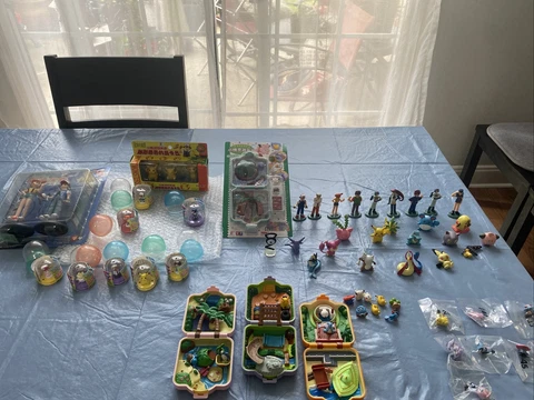 POKEMON VINTAGE Figure Toy lot Nintendo Tomy Figures/1997 Complete Polly Pocket Cover
