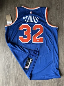 Karl Anthony Towns New York Knicks Autograph Signed Jersey! Psa Coa - Foto 1 di 3