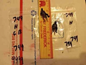Two (2) Military Pilots Figures scale unknown Package #749 - Picture 1 of 2