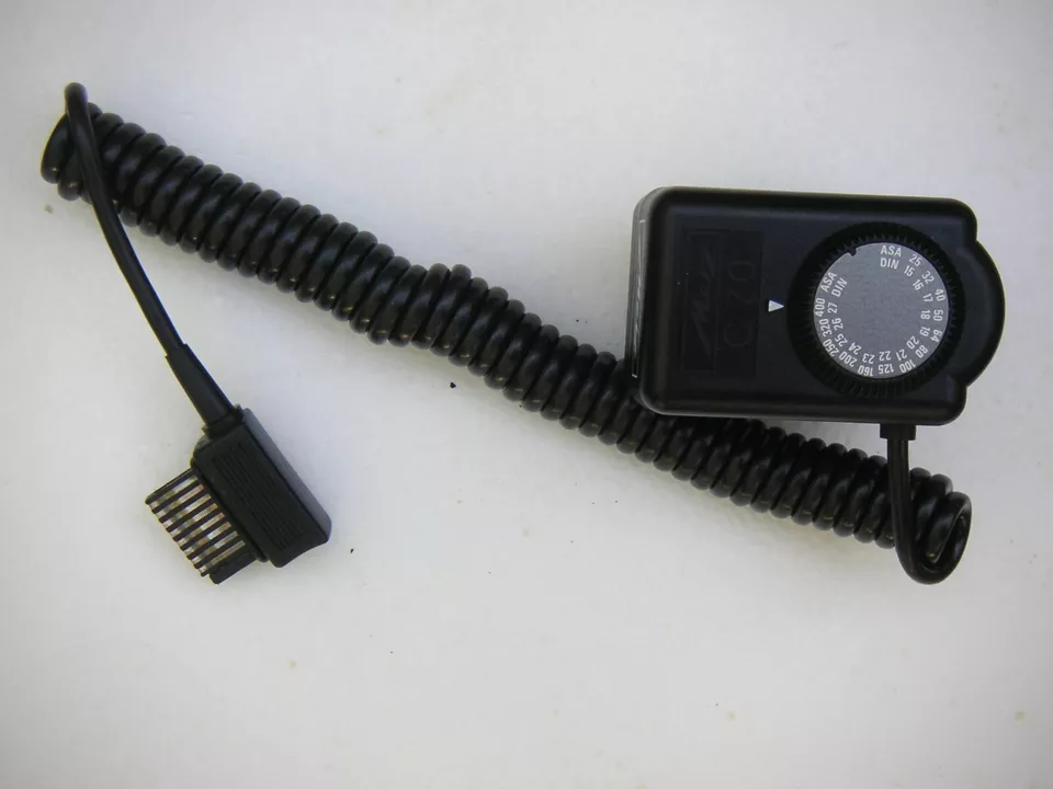 Metz C-70 adapter for Rollei cameras - Image 1 of 1