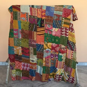 Einzelne Kantha Quilt Bettwäsche Vintage Patchwork Baumwolle mehrfarbig Zigeunerdecke - Bild 1 von 3