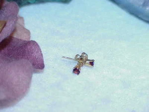 14K 0,20ct Granat Ohrringe Gelbgold Ohrstecker Neu Teenager/Kind zierlich #2 - Bild 1 von 2