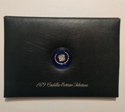 RARO 1979 Cadillac Tapicería Exterior Distribuidor Mercancía Álbum de Cuero ¡BONITO! Foto 1 de 4