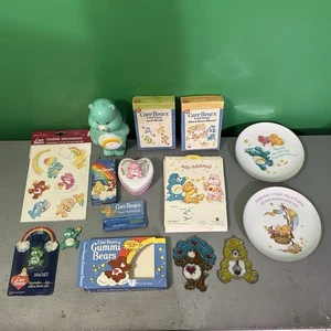 Lote de platos/cepillo de dientes/imanes/juegos/atrapapeles vintage de CARE BEARS - Imagen 1 de 24