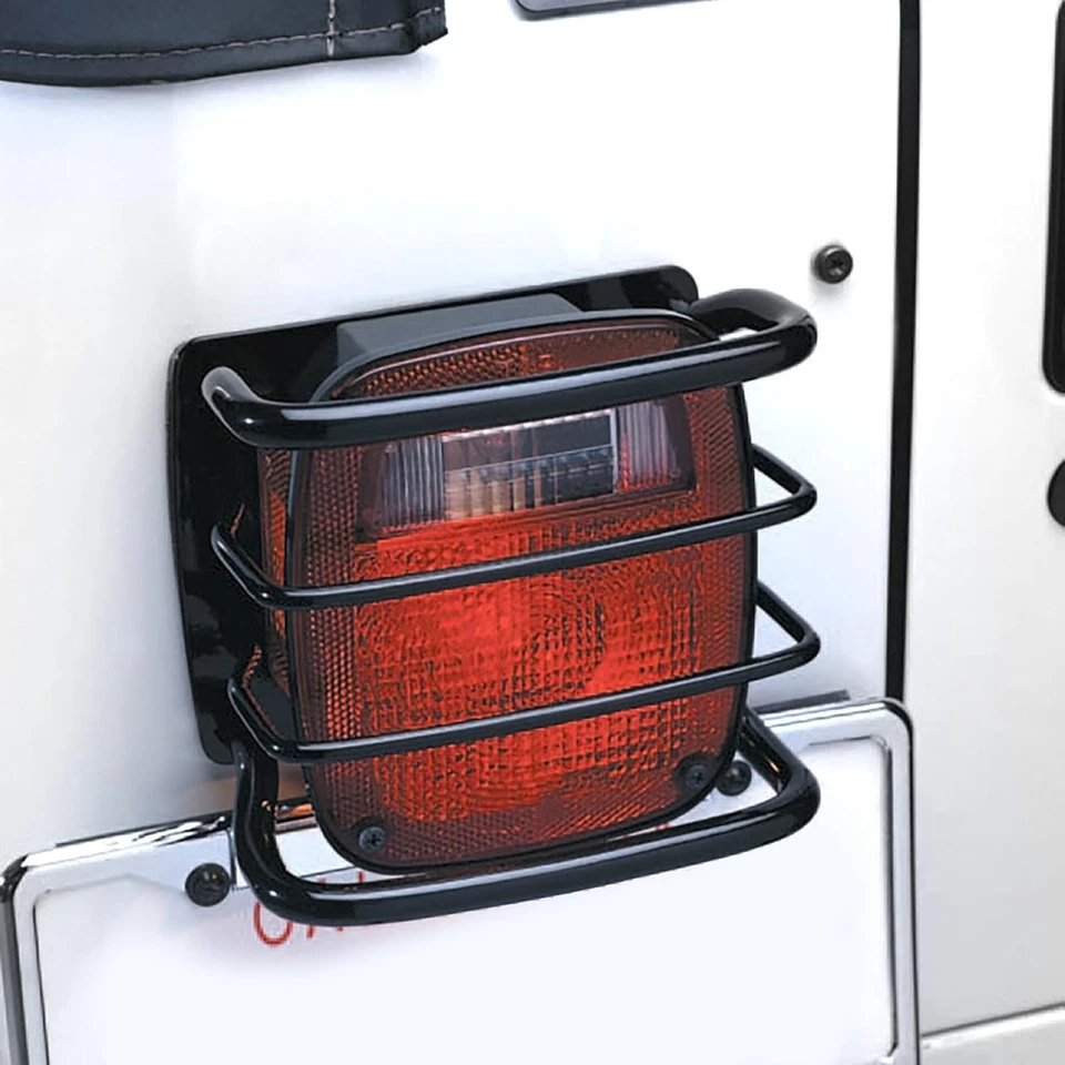 Protector de luz trasera Smittybilt Euro negro 76-06 Jeep Wrangler - 8660 Foto 1 de 3