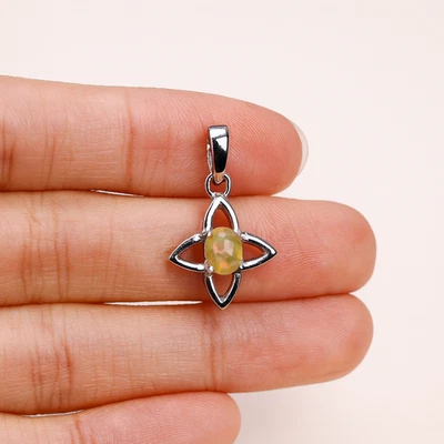 Винтажный эфиопский опал подвеска ожерелье: серебро, октябрь камень - Изображение 1 из 4