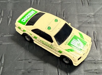 Mercedes 500 SEC 1990-1984 Matchbox vintage - médico de urgencias - crema/verde Foto 1 de 4