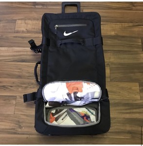 nike travel bolsa with wheels