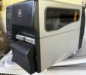 Zebra ZT230 stampante termica diretta per etichette industriali cutter USB Ethernet - Foto 1 di 7