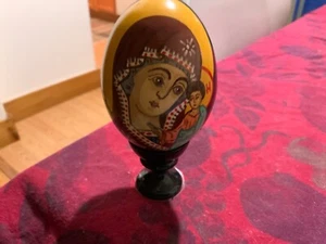 Vintage Russian Hand Painted 4” Laquered Wood Egg Blessed Virgin & Child, signed - Picture 1 of 7