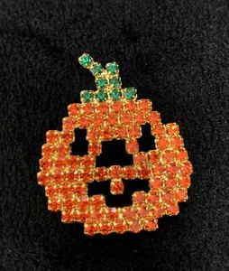 Strass Kürbis Jack o Laterne orange Halloween Kostüm Brosche Krawattennadel - Bild 1 von 5