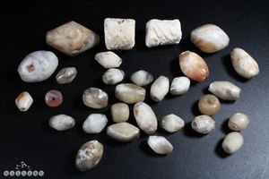 Group of 30 Roman Period Banded Agate Beads 2000 Years Old - Foto 1 di 2