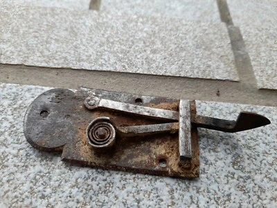 Ancien loquet en fer forgé - Photo 1/4
