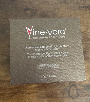 Vine Vera 白藜芦醇赤霞珠日霜 高效保湿,1.76 液量盎司 (50g) — 第 1/4 张图片