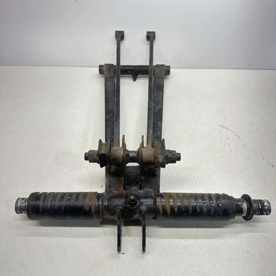 Brazo de par trasero, negro - Polaris Classic 500 1997 Foto 1 de 4