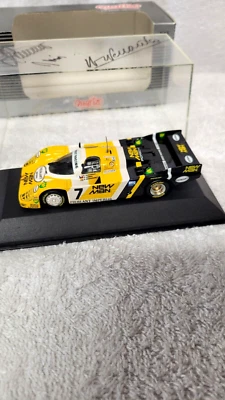 Quartzo 1/43 Porsche 956 LeMans 84 ganador; firmado por Yoest, Johansson, Pescarolo Foto 1 de 4