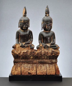 Seated double Buddha statue, lacquered wood, Mon state, Burma, 17th to 18thC - Bild 1 von 3