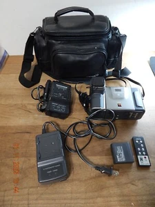 Sharp Viewcam VL-E650U Camcorder Video 8 HIFI Handheld LCD Screen Tested Works - Picture 1 of 6