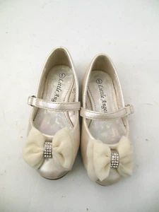 Little Angel Brand Girls Cream Gemstone Buckle & Bow Dressy Shoes Sz 5, 6" sole - Picture 1 of 7