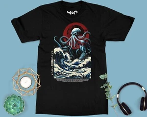 Camiseta Cthulhu Sea Monster Gótica Pulpo Mito Hokusai Gran Ola Horror Camiseta - Imagen 1 de 11